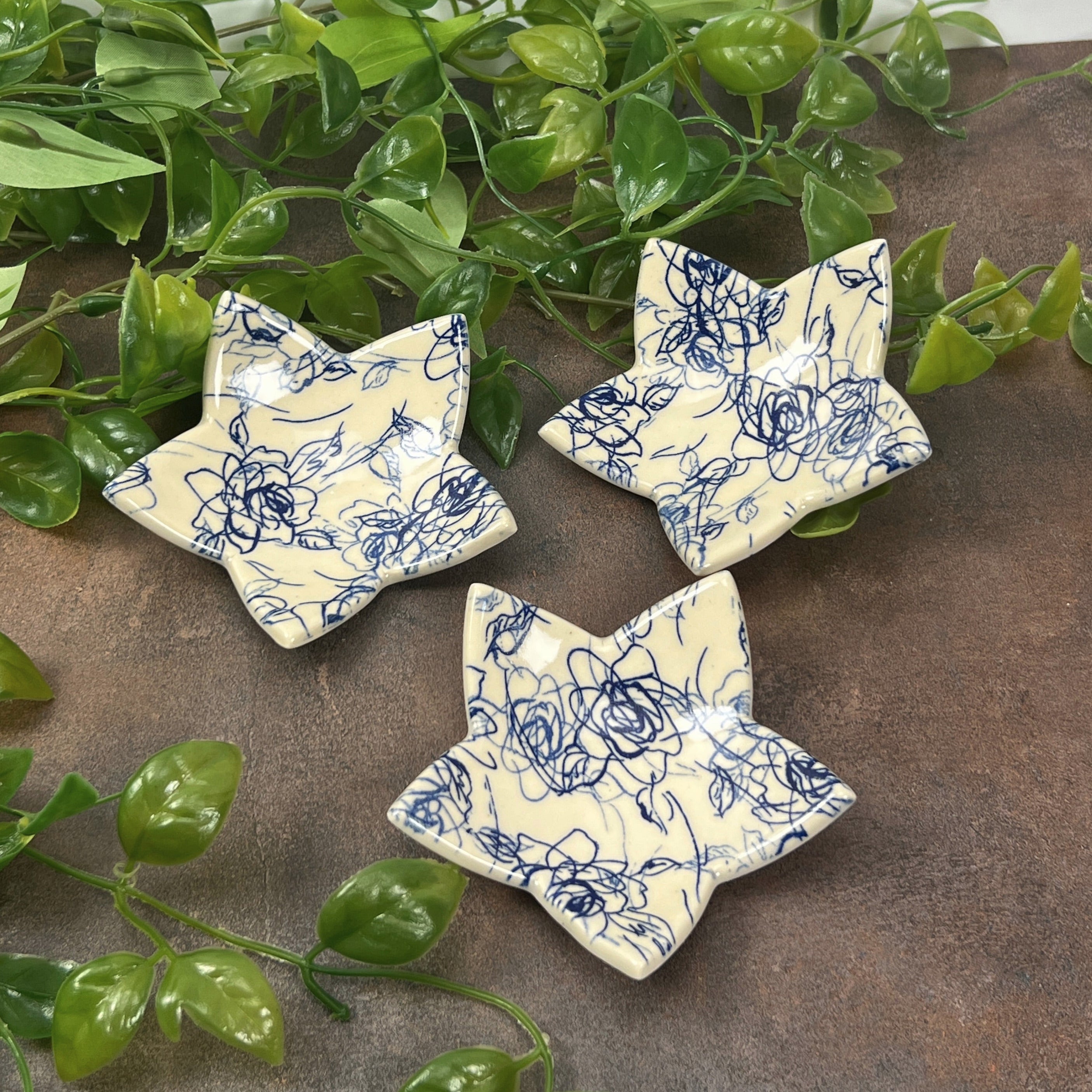 Star Shaped Trivet with Blue Rose Motif