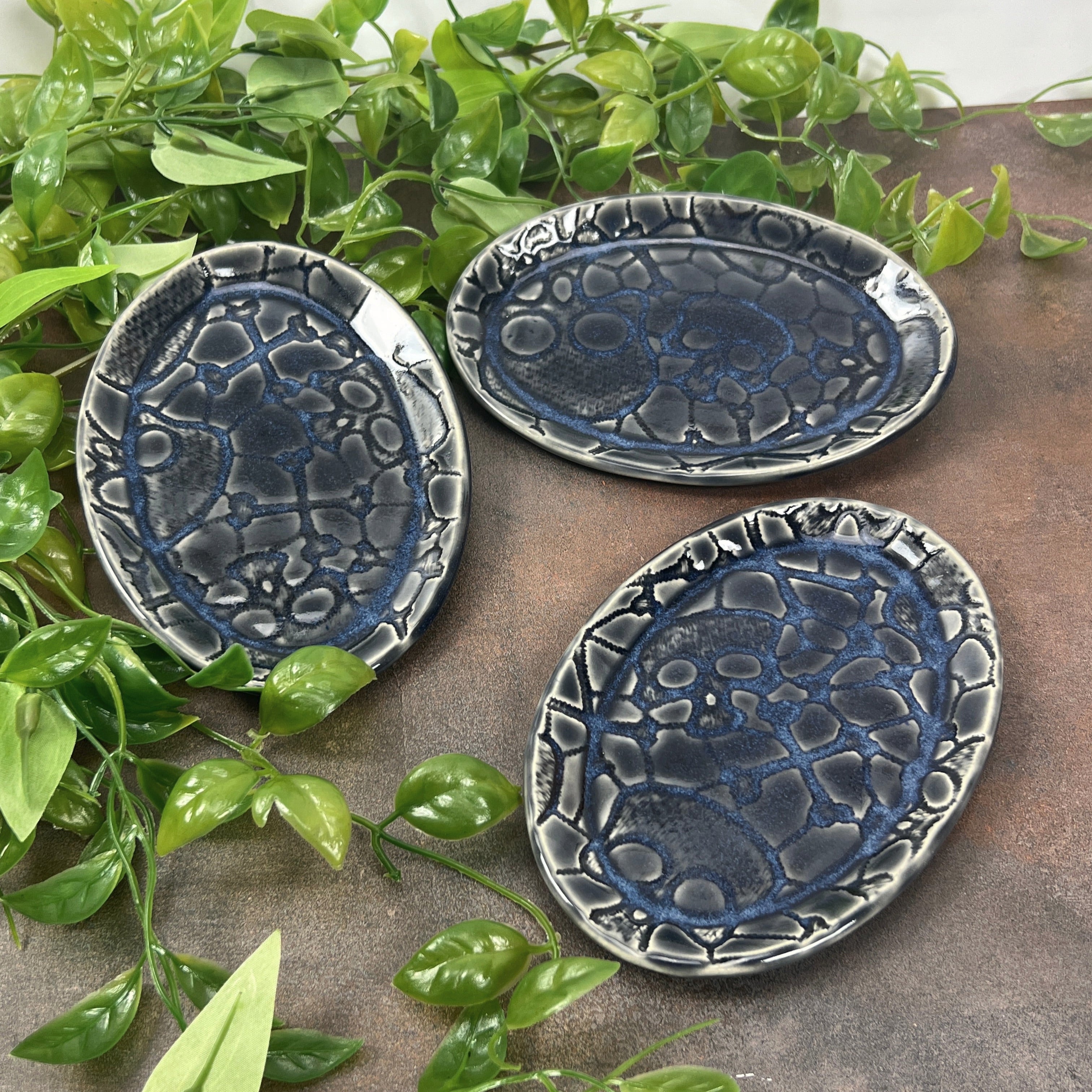 Skull & Crossbones Oval Plate
