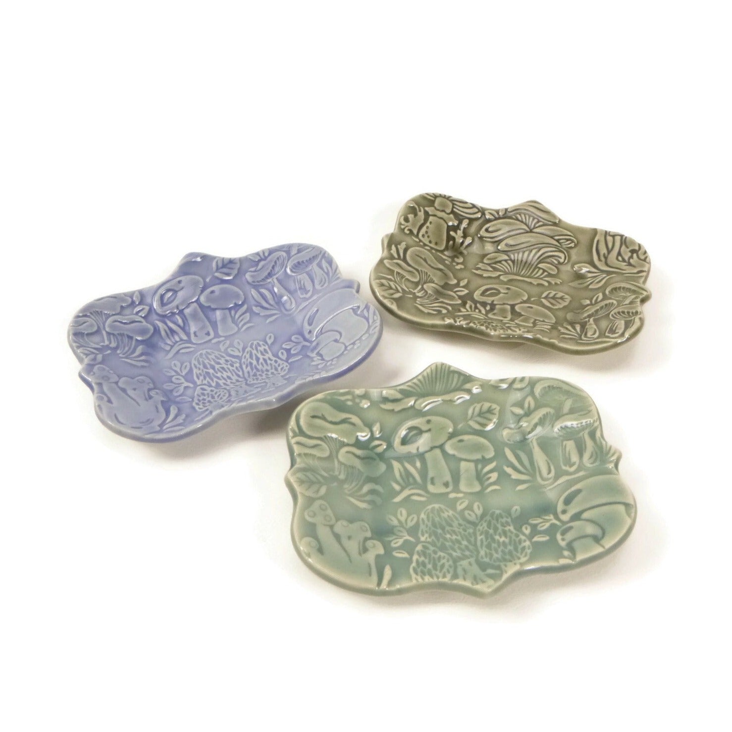 Large scalloped trivet with mushroom patterning (Choose your color!)