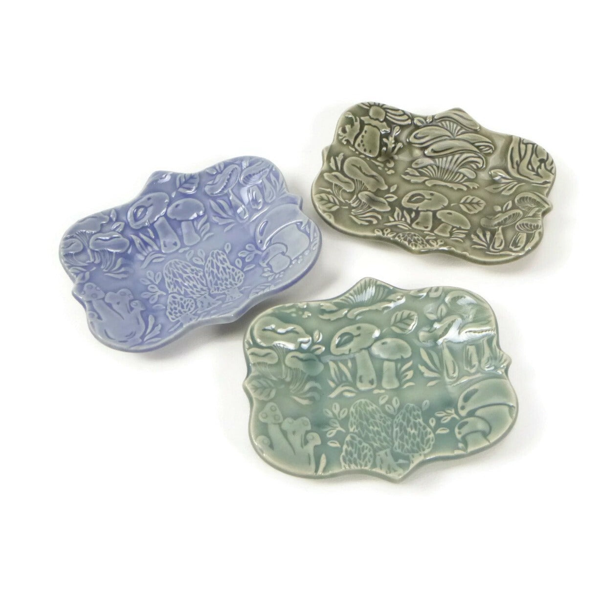 Large scalloped trivet with mushroom patterning (Choose your color!)