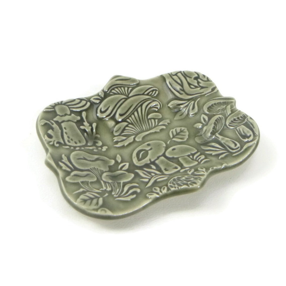 Large scalloped trivet with mushroom patterning (Choose your color!)