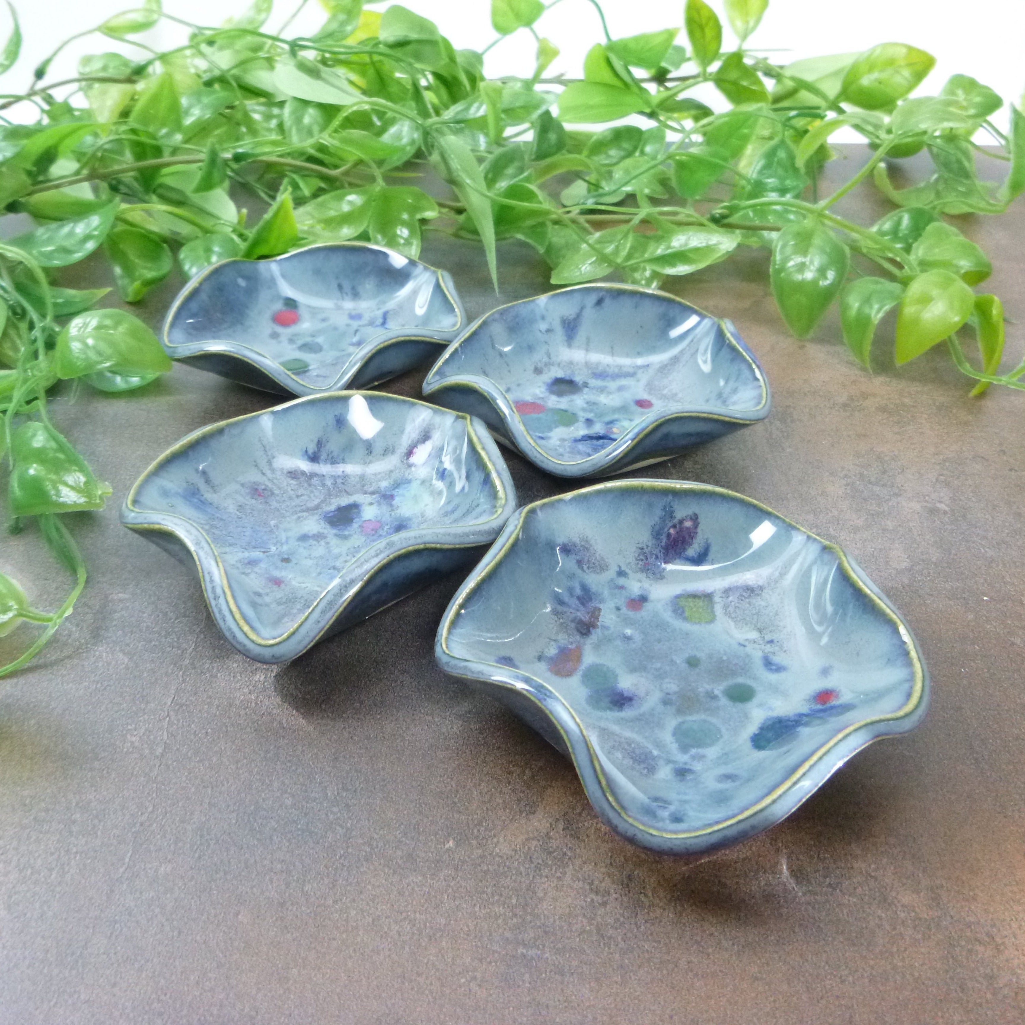 Midnight Speckled Wavy Circle Trivet