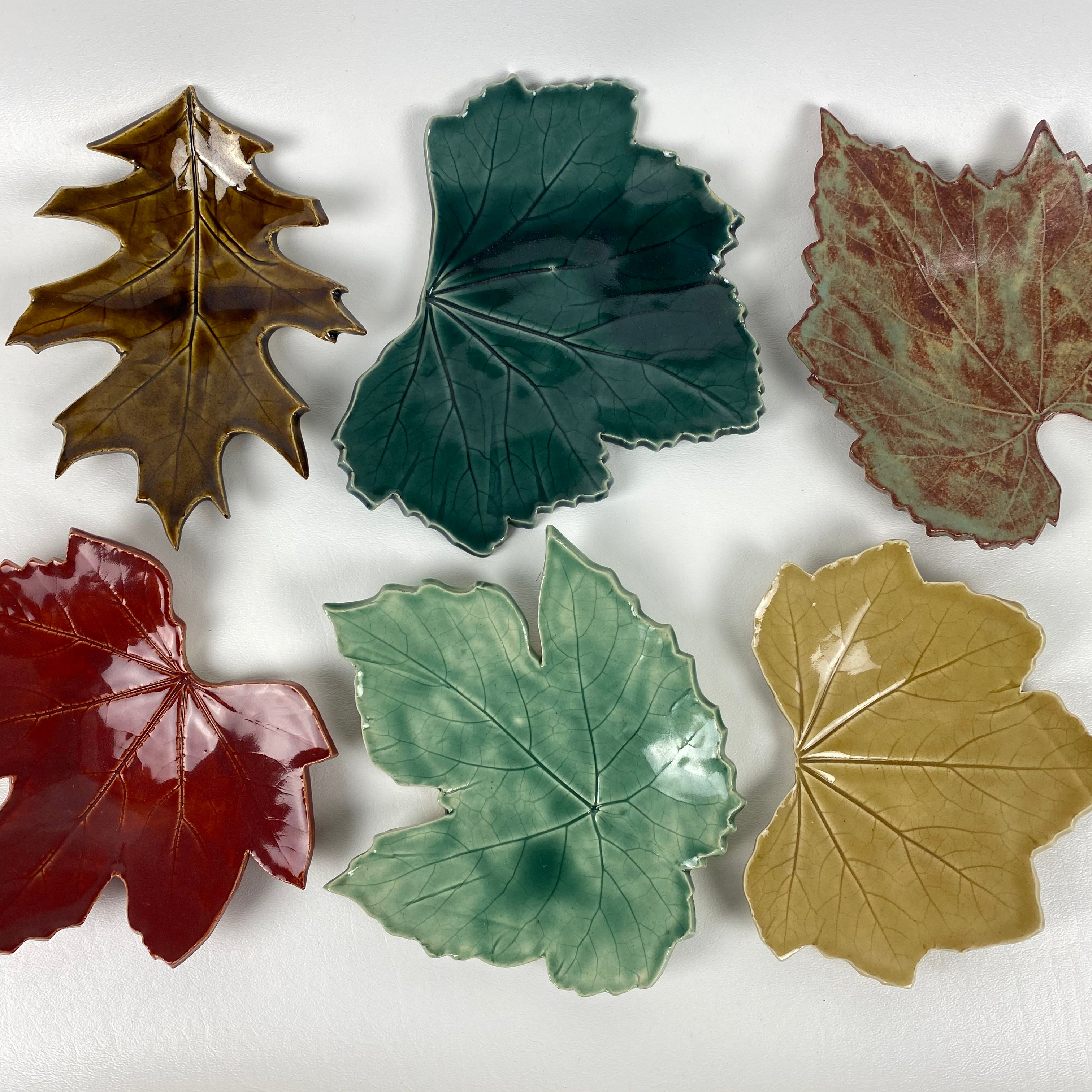 *Random Leaf Plate