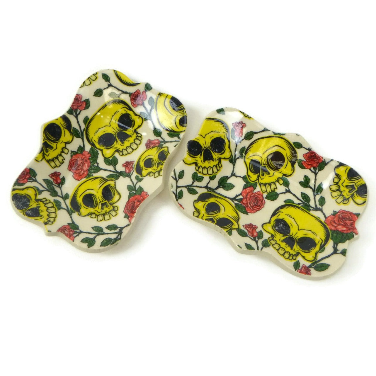 Large Scalloped Skull and Roses Trivet