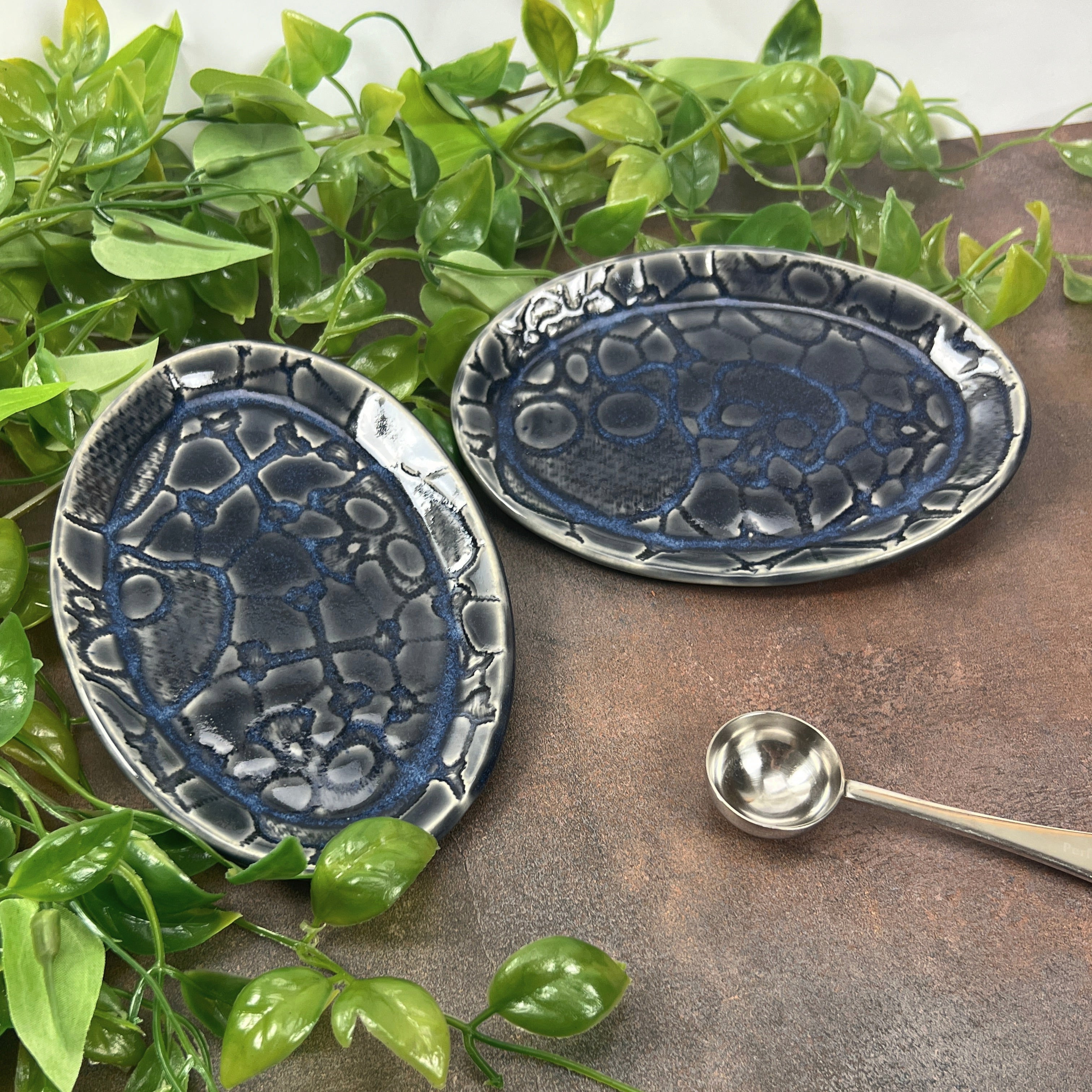 Skull & Crossbones Oval Plate