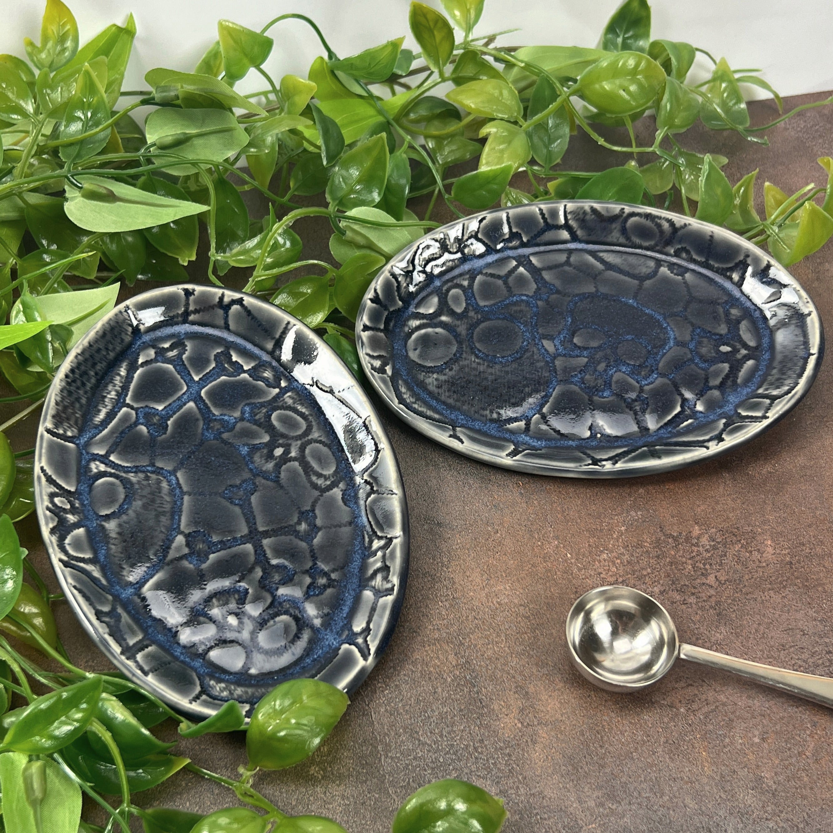 Skull & Crossbones Oval Plate