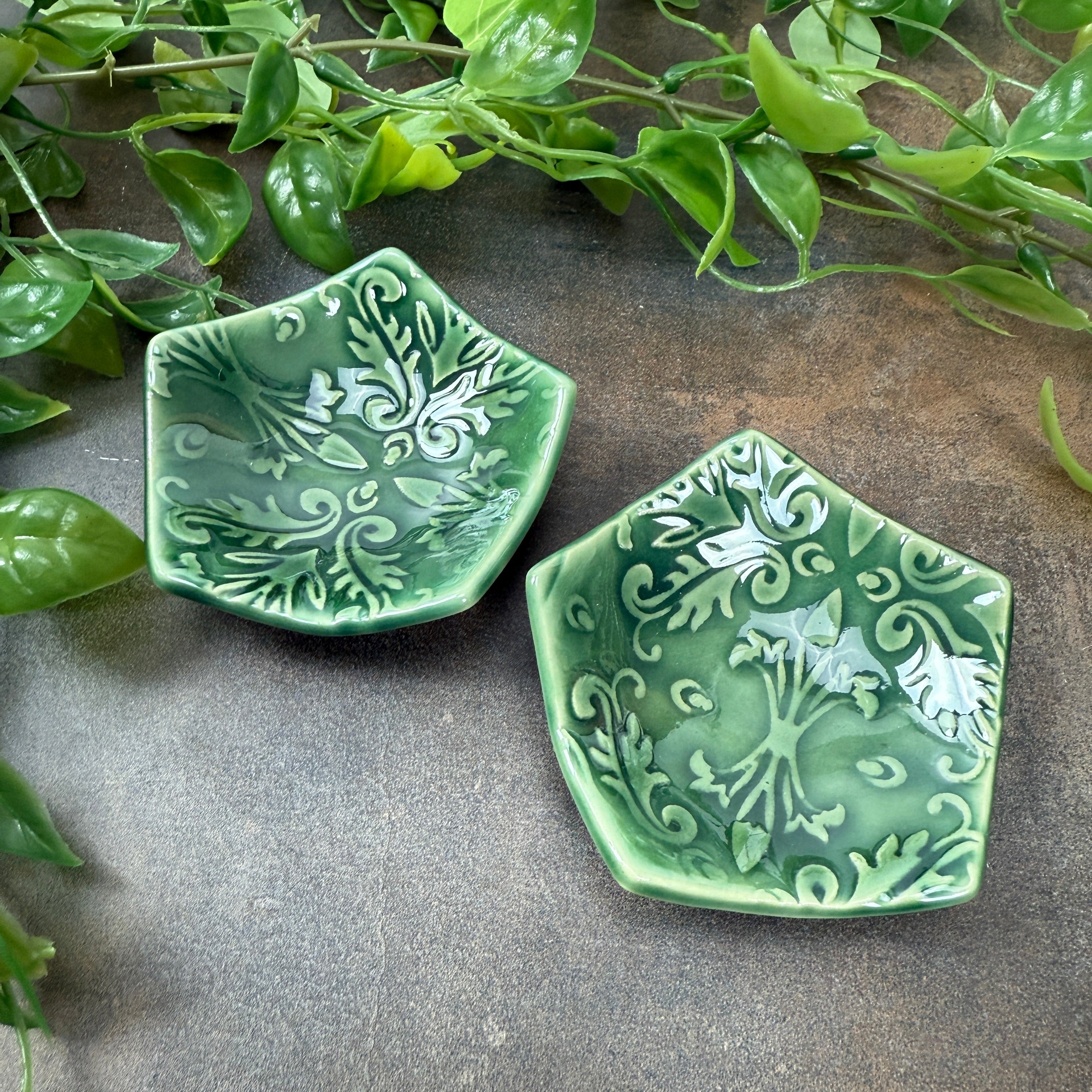 Green Garden Gate Pentagon Trivet