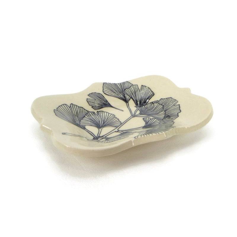 Large Scalloped Trivet with Ginkgo Patterning