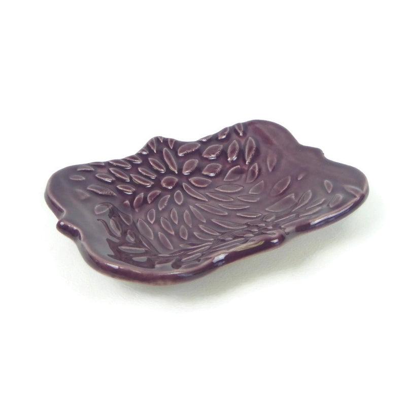 Large Mulberry Scalloped Trivet with Petal Patterning